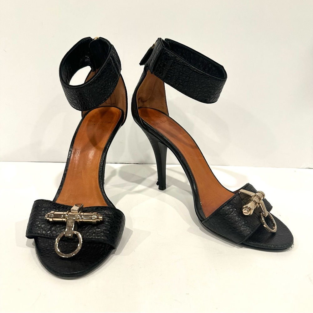 Givenchy Paris Pebbled Leather Blacker Gold Hardware Knocker Open Toe Heels 38.5
